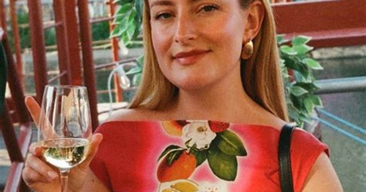 Amelia Dimoldenberg S Wikipedia Photo Faq Everything Fans Want To