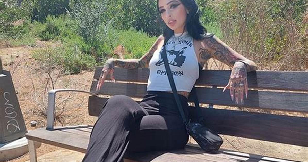 Angela Mazzanti Photo Buzz Real Subscription Content Or