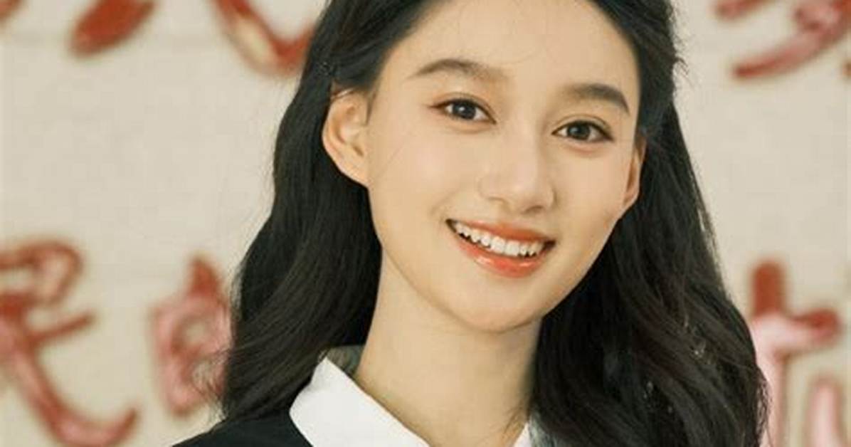 Ban Yuan Li Guang Rentoha He Zhe Dumi Fang Shen Zhang Dai Biao Zuokara Xian Zaino Huo Dongmade Che Di Jie