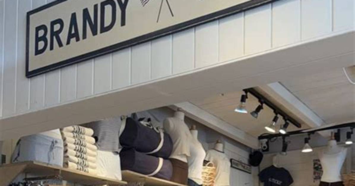 Brandy Melville in Store Shopping Guide Fitting Rooms Doors And