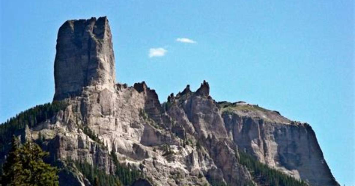 Courthouse Rock at Chimney Rock The