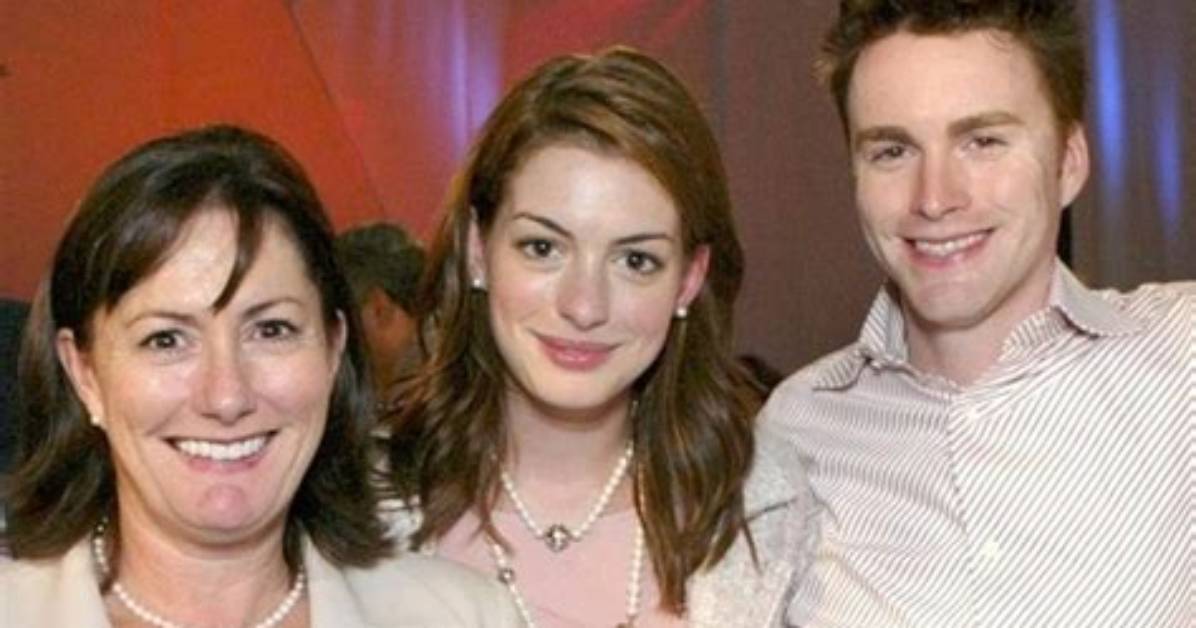 Does Anne Hathaway Actually Have a Sister the Truth Behind The