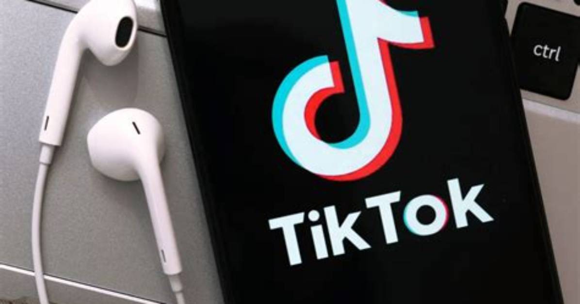 Everything to Know About Tiktok S Long Tongue Record