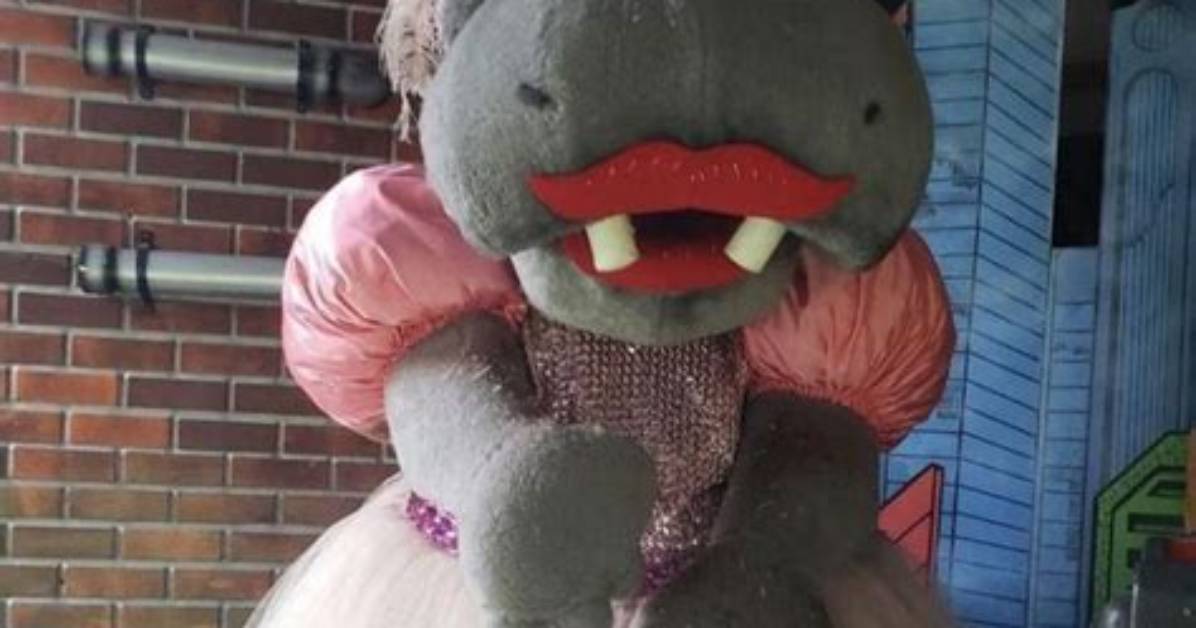Fact Checking the Chuck E Cheese Hippo Viral Urban Legend Vs