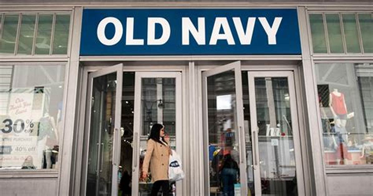 Fashion Editor Fact Check Does Old Navy S Viral Airy Maxi Dress Earn a Permanent