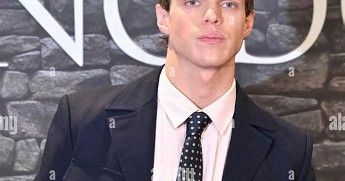 Finn Bennett Height Comparison Red Carpet Photos and Co Star