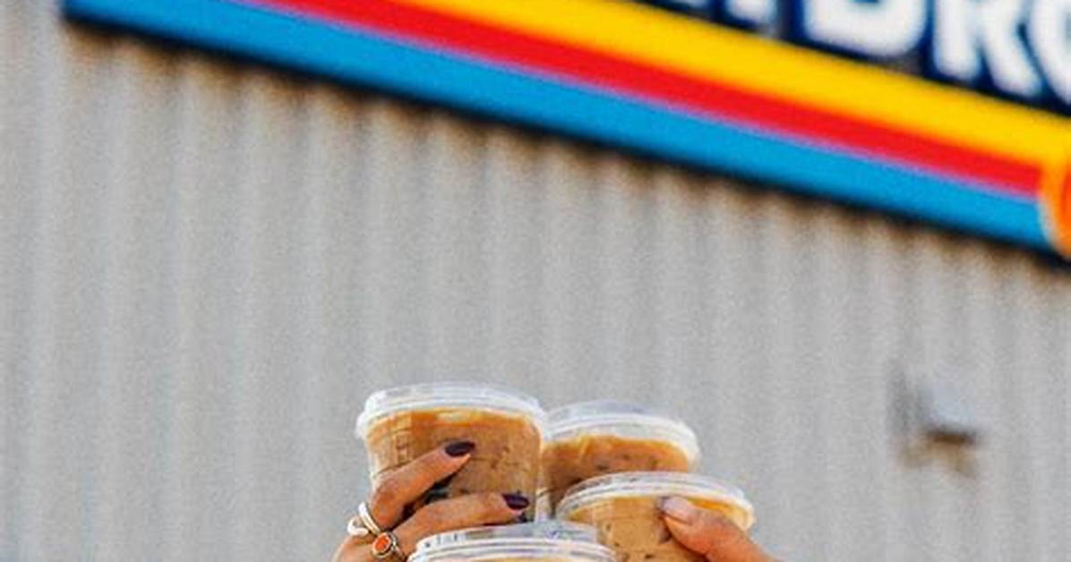First Look Inside Shreveport S Dutch Bros Photos Lines And