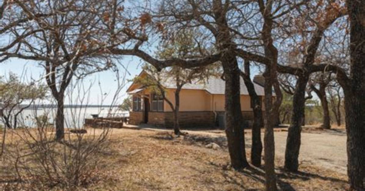 Fort Worth S Hidden Lakeside Beach What You Need to Know Before Visiting Twin