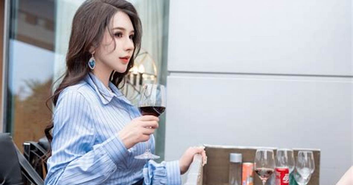 Gao Li Sha Luoni Mu Tou Qie Kaino Shi Shihaaru Mei Rong Zheng Xingno Zunno Gen Jutopurono Zheng Yanwo Che Di Jie