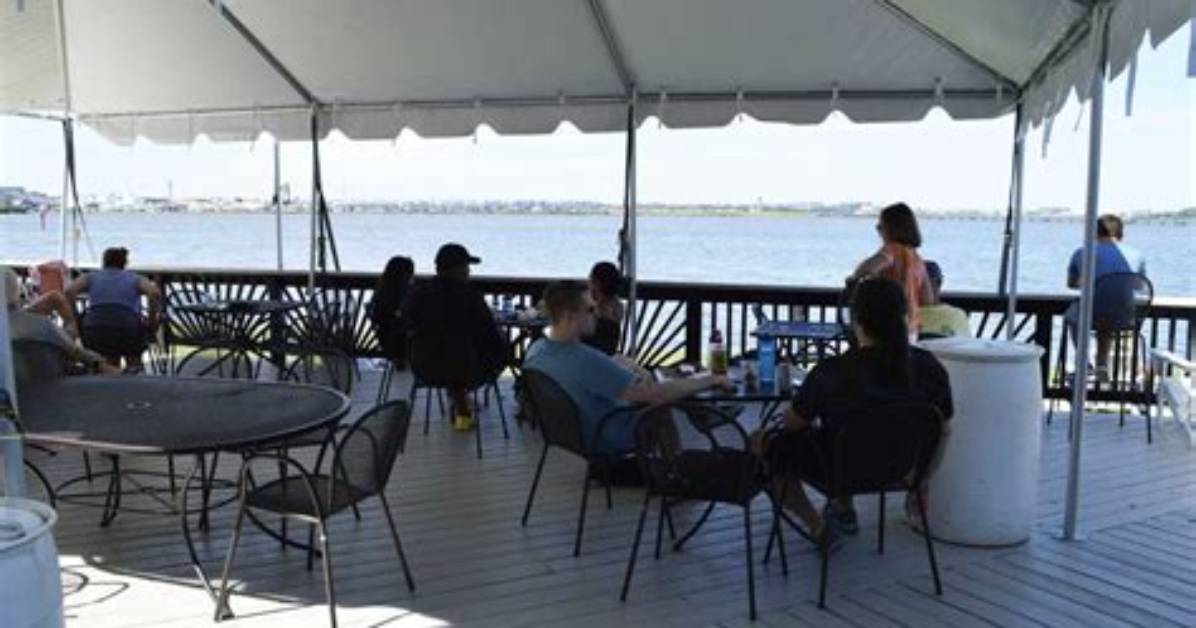 Inside Alexandria S Waterfront Sensation How Catboat Pizza Bar Stole The