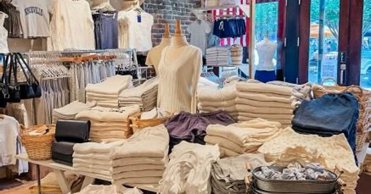 Inside Brandy Melville Knoxville Market Square S Most Unexpected New