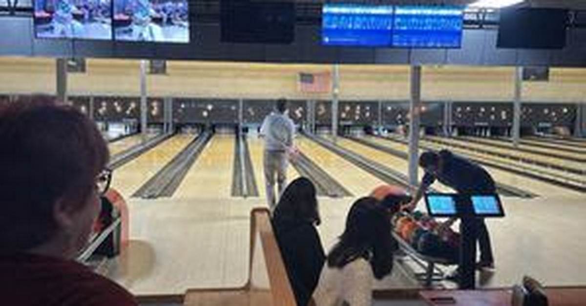 Inside Comet Pub Lanes How Decatur