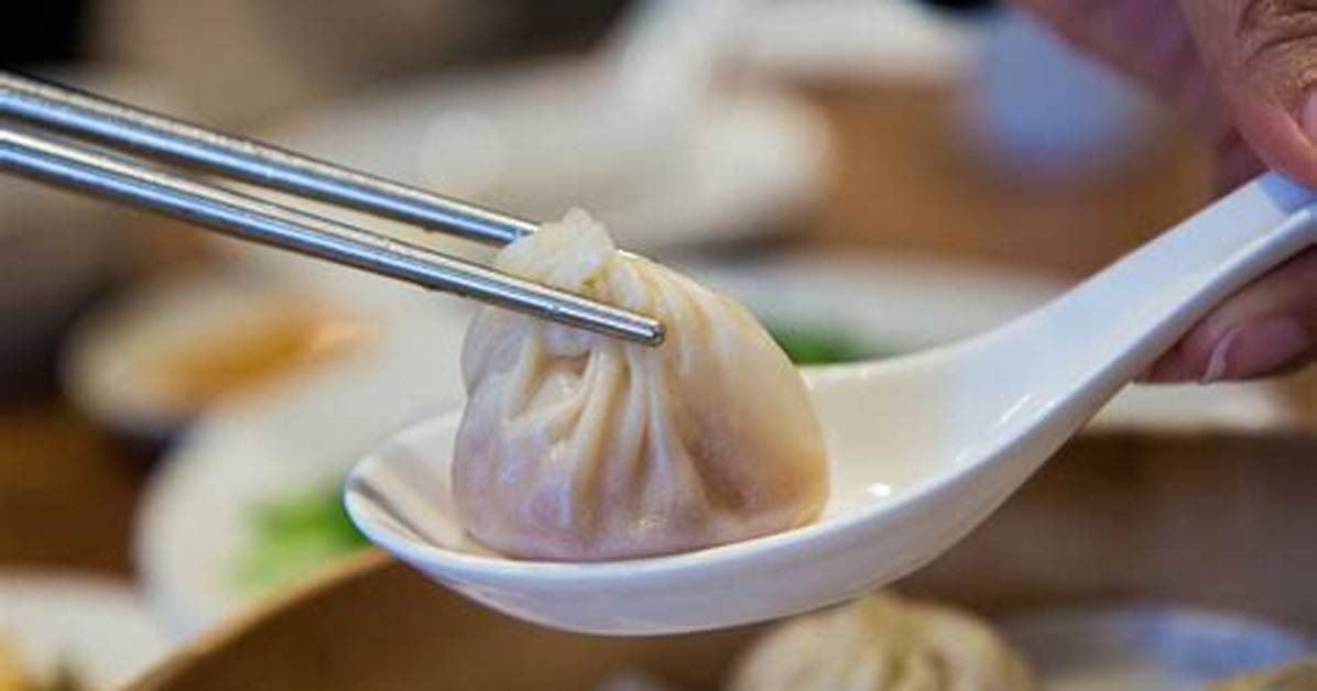 Inside Din Soup Dumplings Ding Tai Xuan Real Photos Pleat Counts and Honest Food