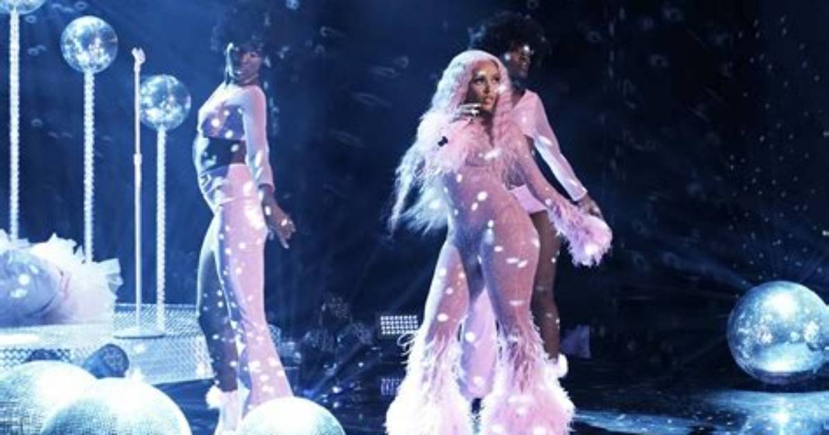 Inside Doja Cat S Most Unfiltered Stage Moments How Viral Dance Clips Broke The