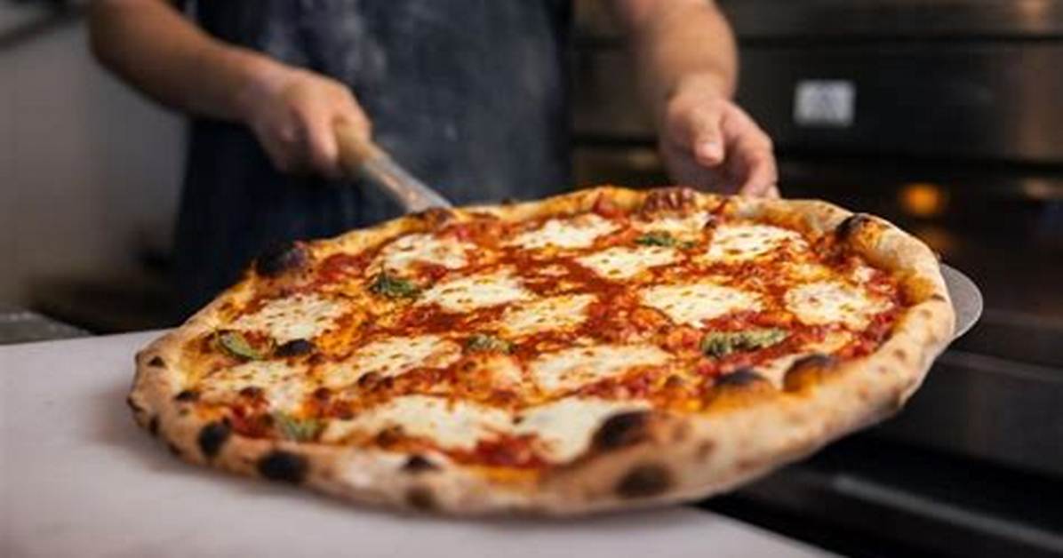 Inside Una Tu Pizza Visual Tour of Evansville S Classic Tavern