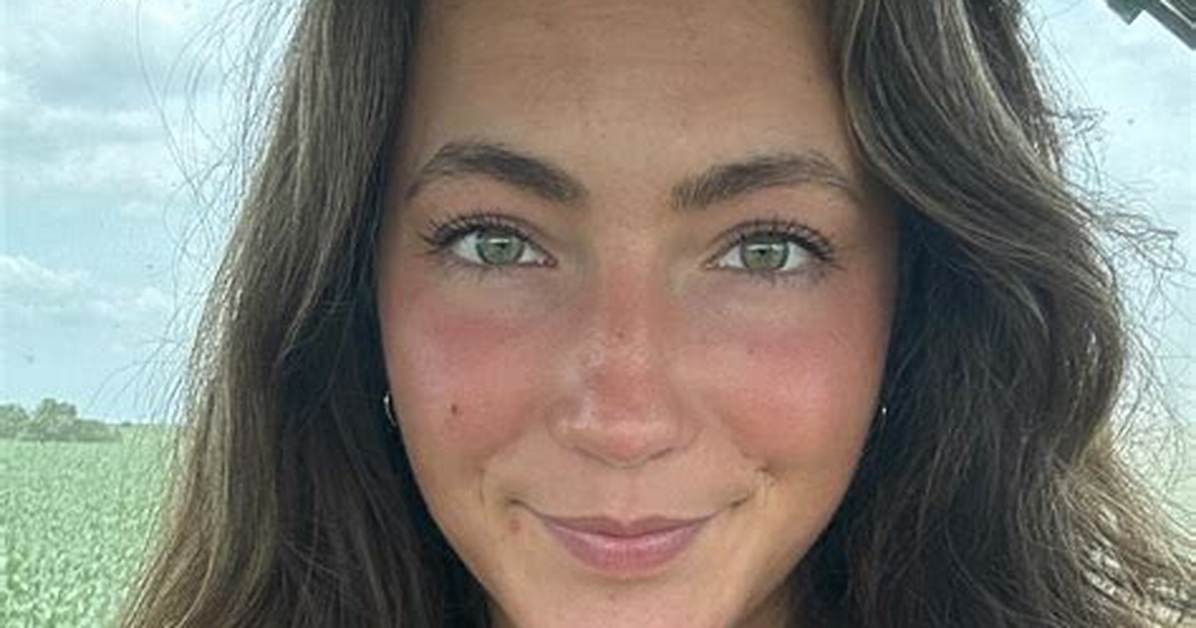 Laura Farms Bikini Photos Real Vacation Snaps or Viral