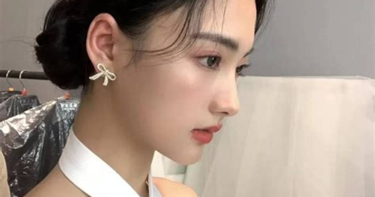 Liu Li Sheno Xue Tongwo Jigu She Ling Shengdoki Dian Mei Ri Shiberareruassari Zhong Huasobano