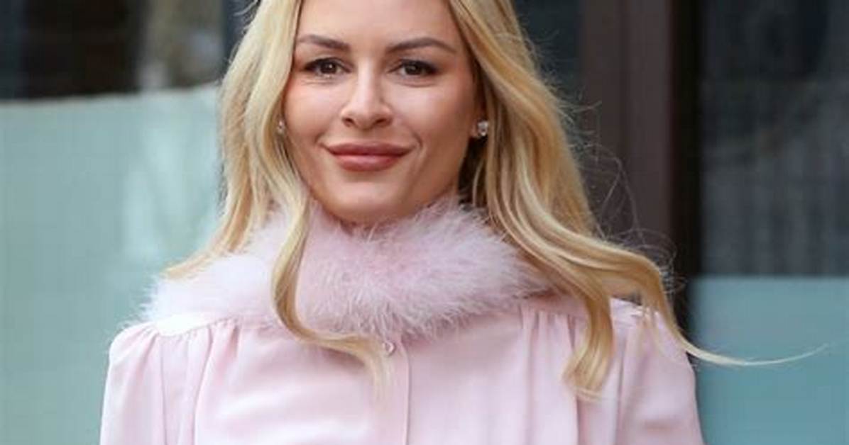 Morgan Stewart S Brutally Honest Beauty Takes the Viral Tiktok