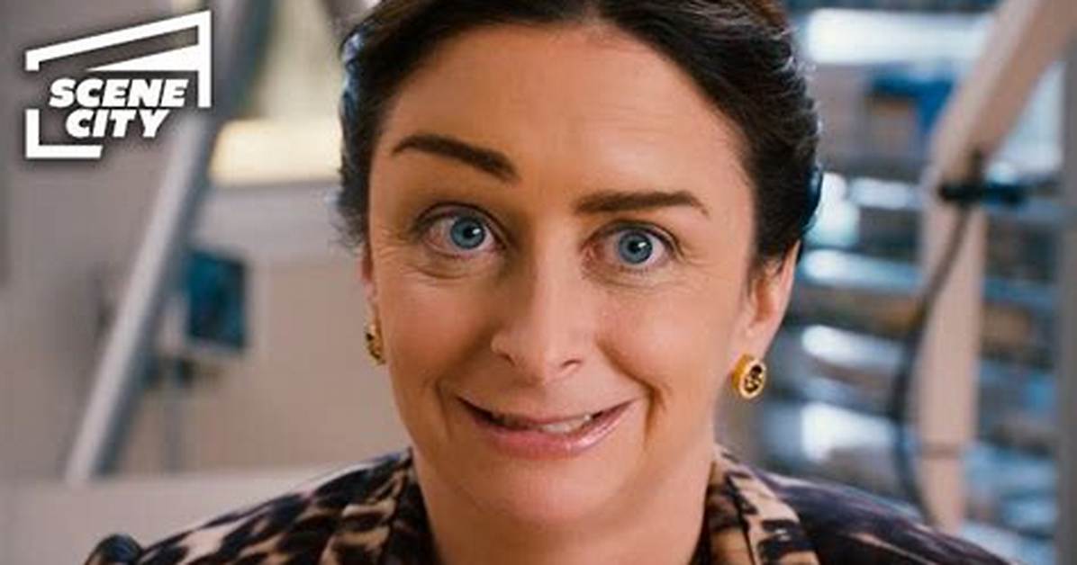 Rachel Dratch in Just Go with It Prosthetics Real Expressions and Behind The