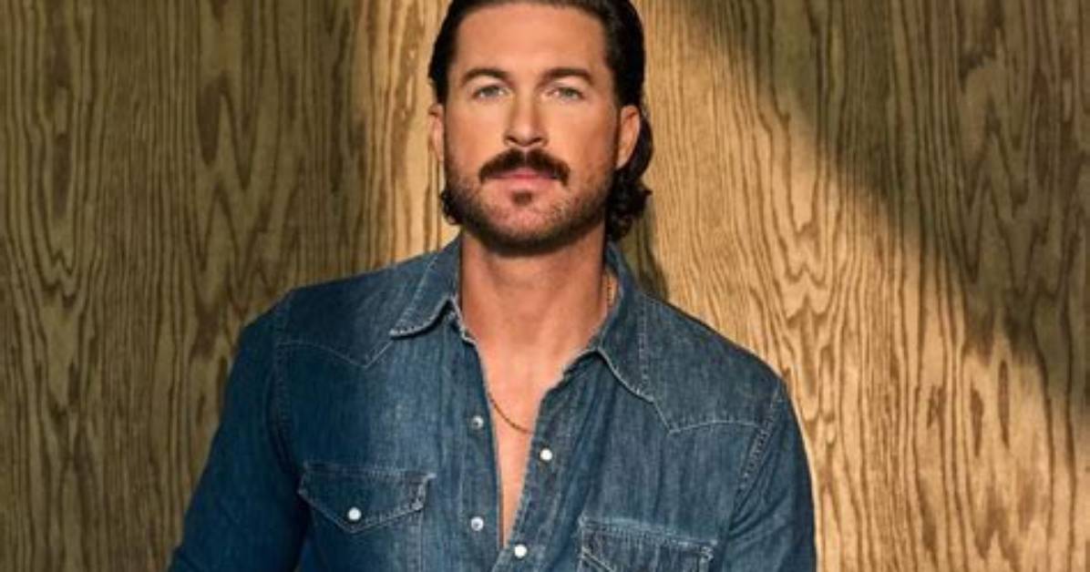 Riley Green S Viral Tiktok Moments from Bartender in Destin to Sweet