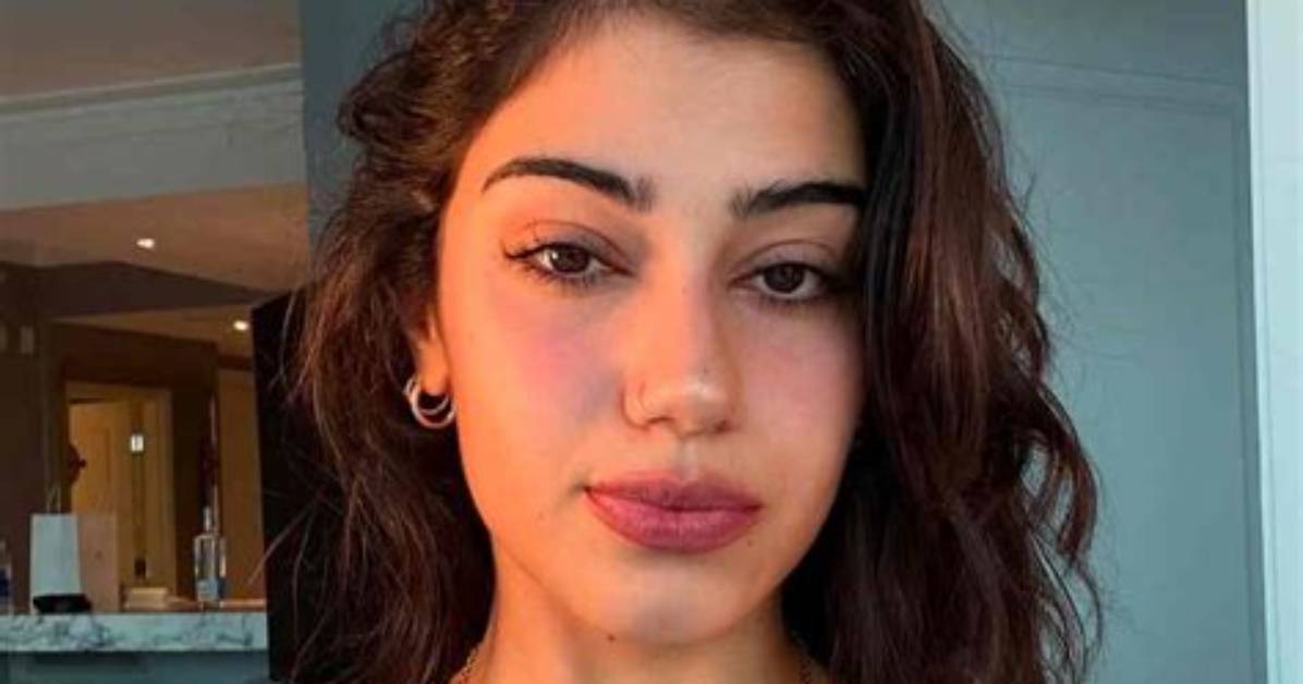 Sara Saffari Vacation Highlights Tracking Her