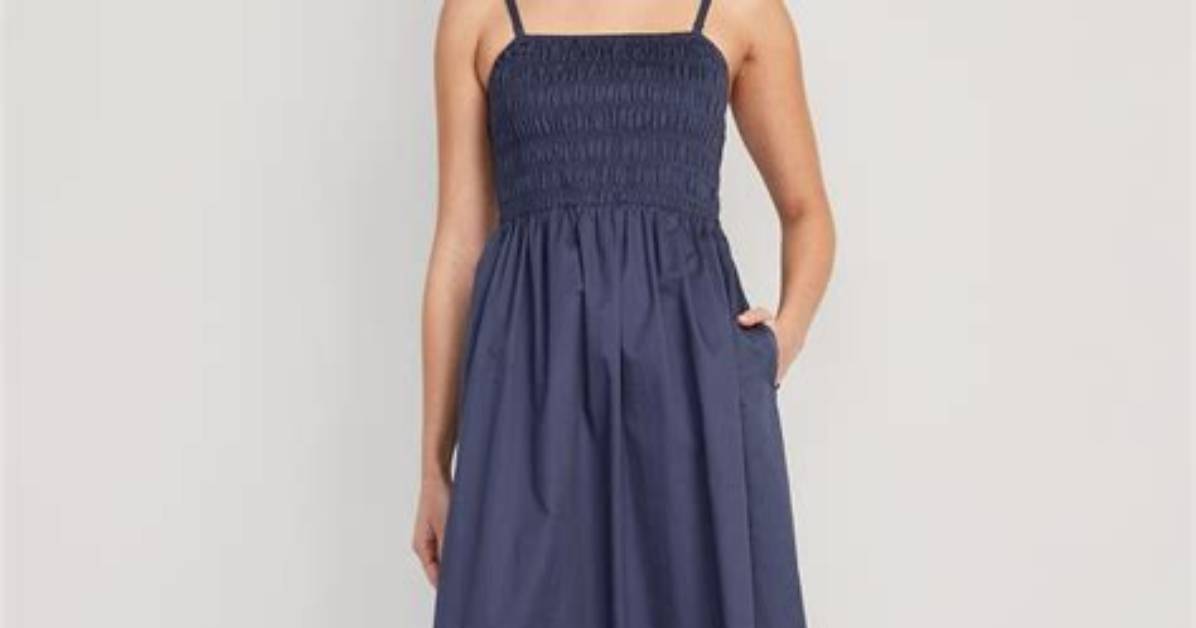 The 18 Old Navy Smocked Maxi Dress Phenomenon Why It S Selling Out