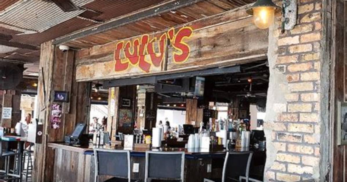 The Complete Lulu S Bait Shack Visitor Guide Hours Menu Highlights Parking And