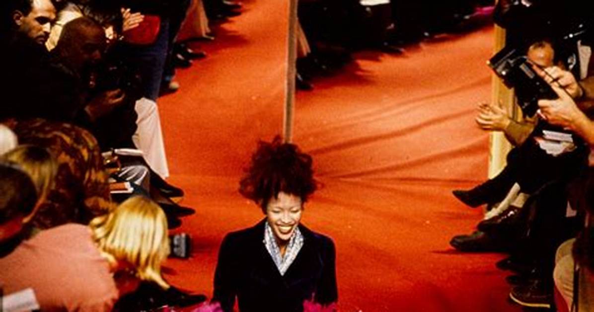 Unforgettable Runway Moments Inside the Visual Shifts Defining